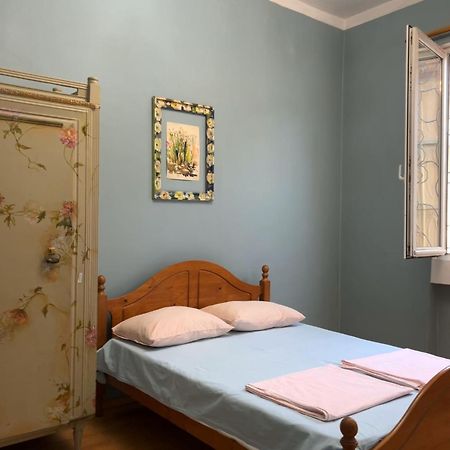 Guest House One Two Three Tbilisi ภายนอก รูปภาพ