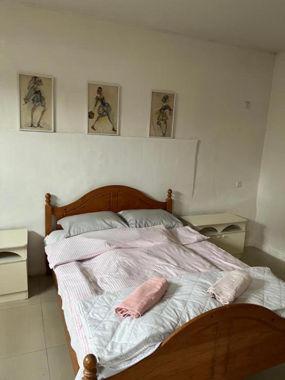 Guest House One Two Three Tbilisi ภายนอก รูปภาพ