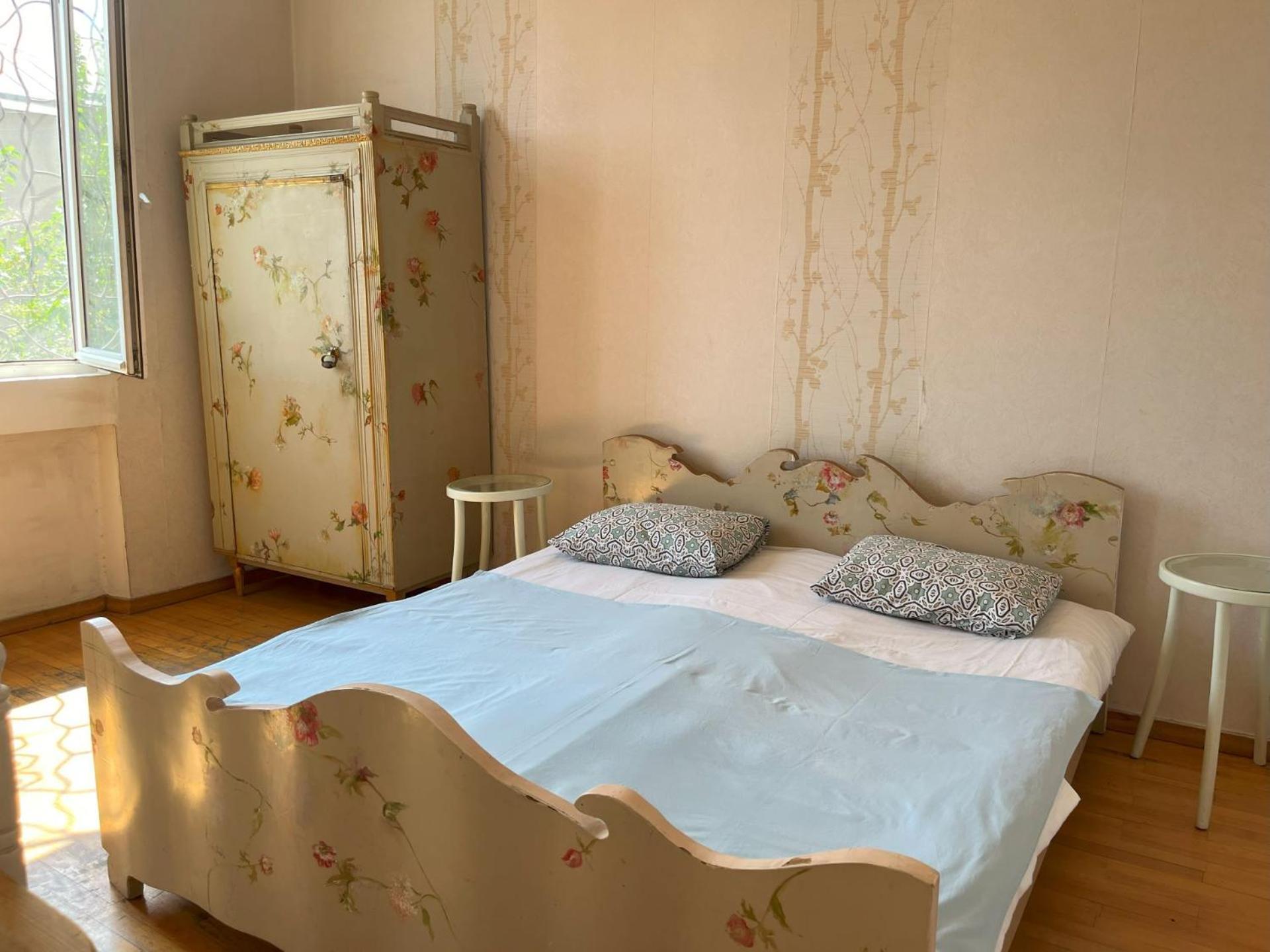 Guest House One Two Three Tbilisi ภายนอก รูปภาพ