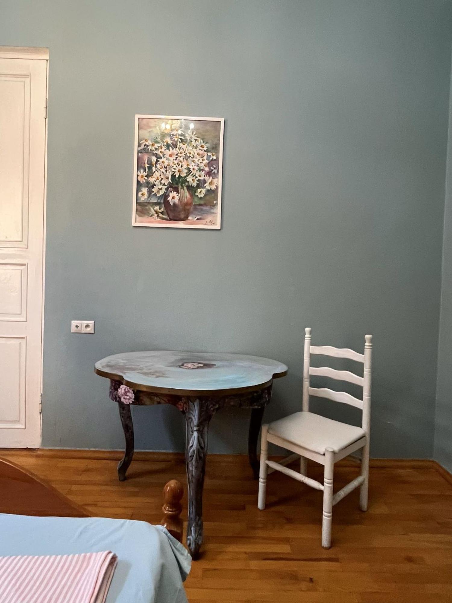 Guest House One Two Three Tbilisi ภายนอก รูปภาพ