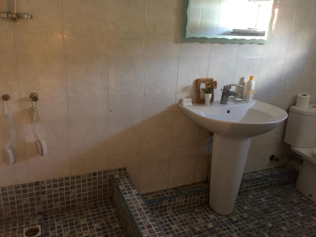 Guest House One Two Three Tbilisi ภายนอก รูปภาพ