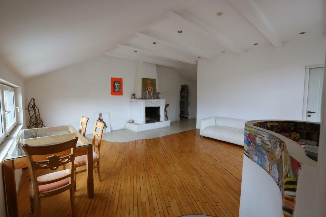 Guest House One Two Three Tbilisi ภายนอก รูปภาพ