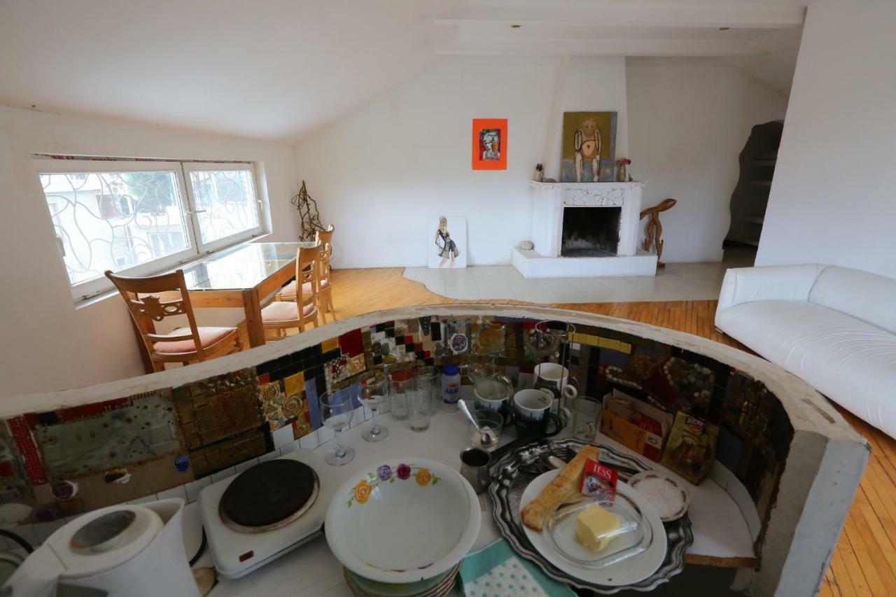 Guest House One Two Three Tbilisi ภายนอก รูปภาพ