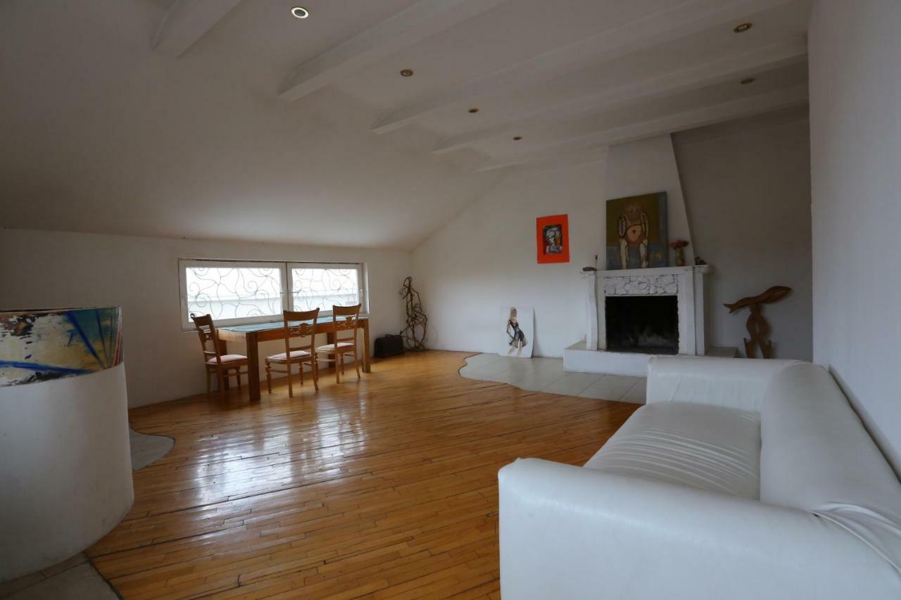 Guest House One Two Three Tbilisi ภายนอก รูปภาพ