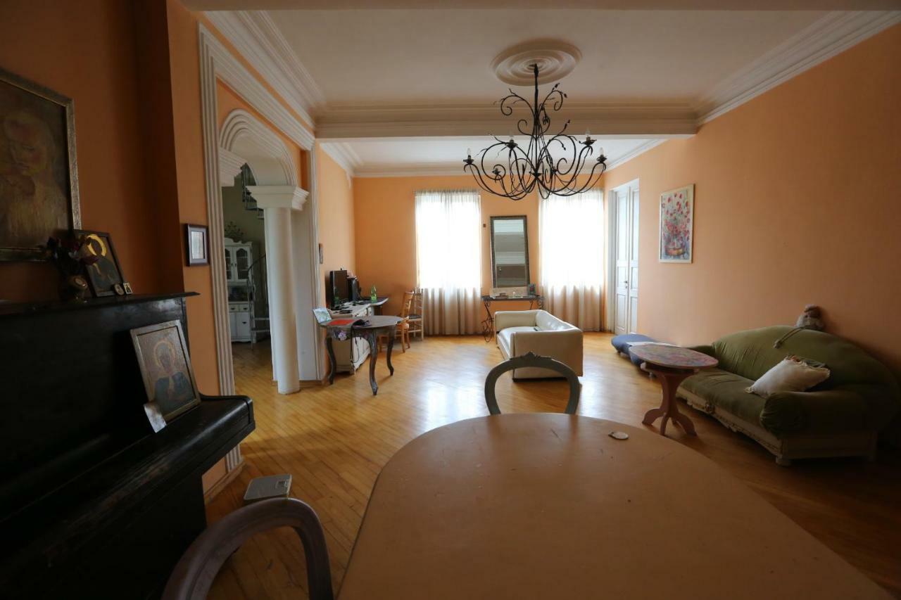 Guest House One Two Three Tbilisi ภายนอก รูปภาพ
