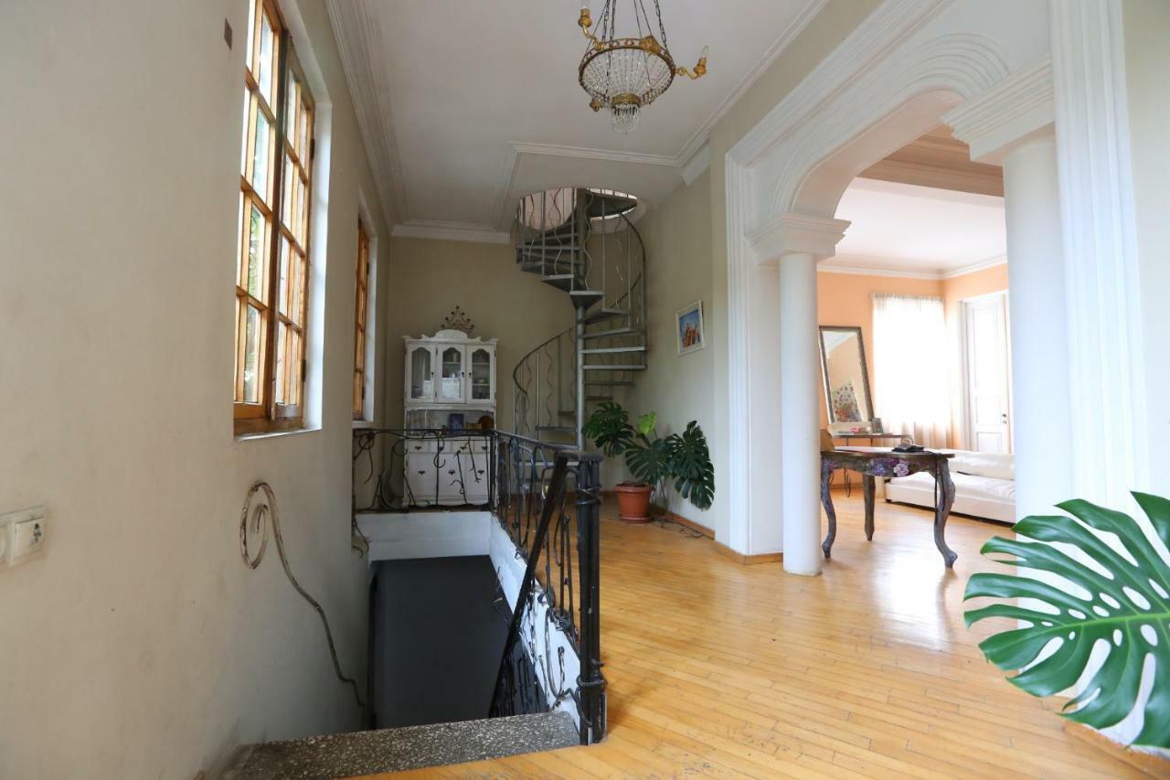 Guest House One Two Three Tbilisi ภายนอก รูปภาพ