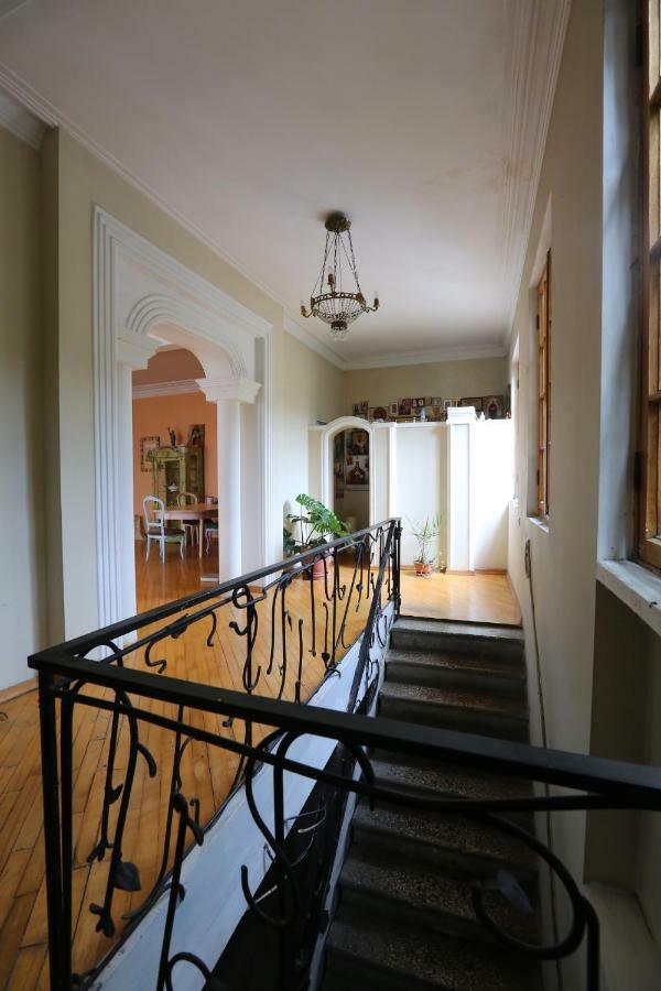 Guest House One Two Three Tbilisi ภายนอก รูปภาพ