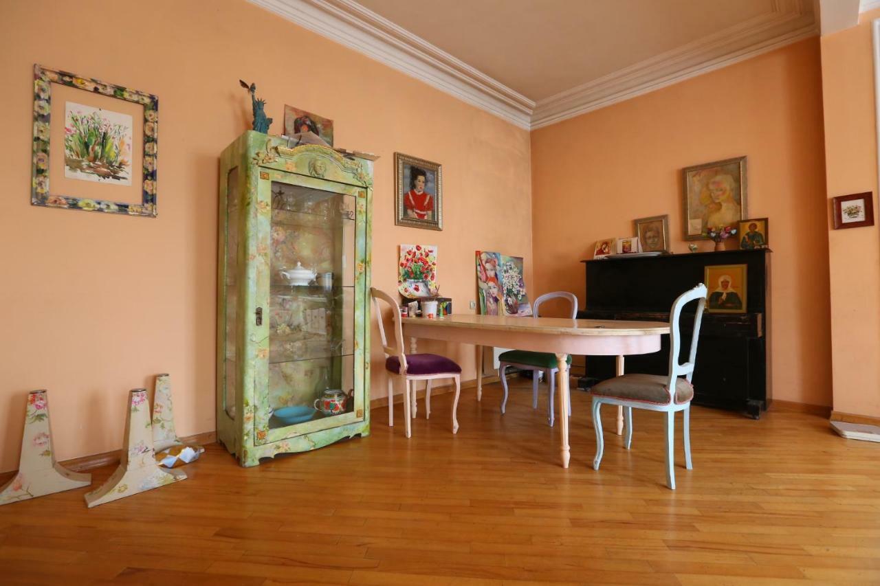 Guest House One Two Three Tbilisi ภายนอก รูปภาพ